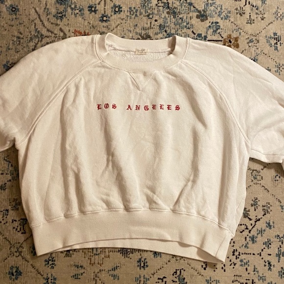 Brandy Melville cropped LA sweatshirt - Picture 2 of 5